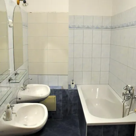 Vendeghaz 3* İstolni Belgrad