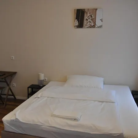 Vendeghaz 3* İstolni Belgrad